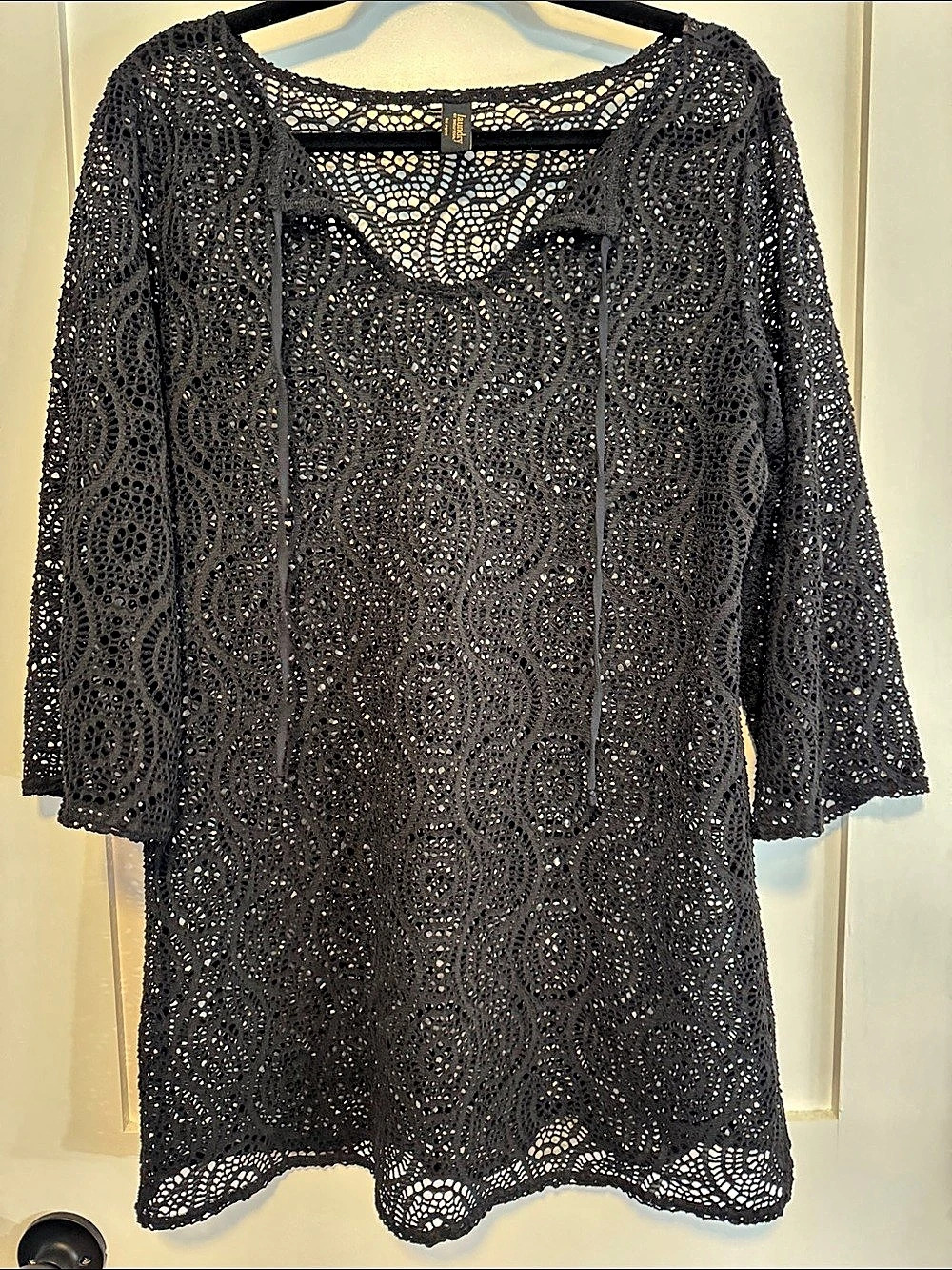 Laundry by Shelli Segal Black Lace Coverup one size  Like New